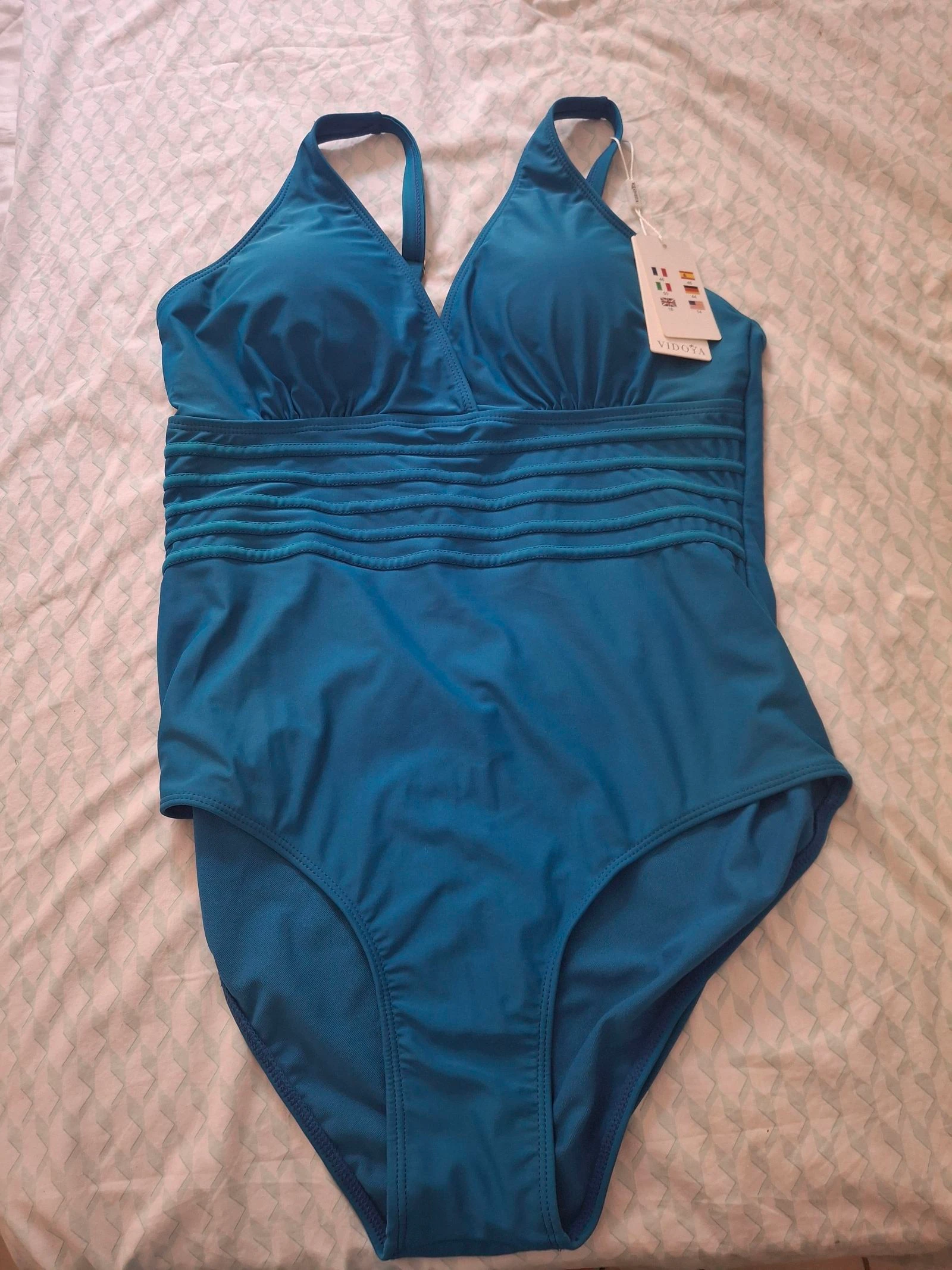 Maillot de bain 1 pièce NEUF avec etiquette Taille 46